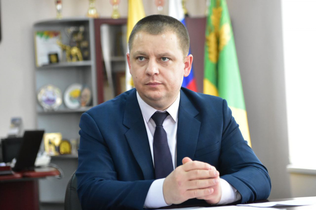 Руководитель управления.jpg